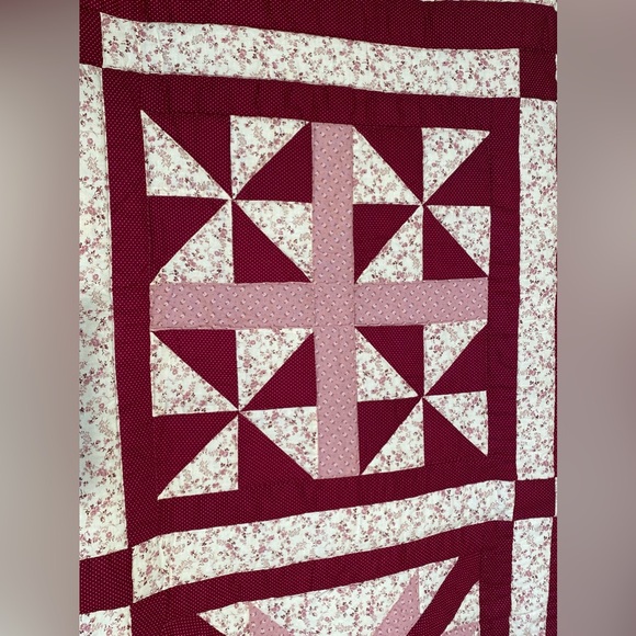 Hand Stitched Patchwork Applique Quilt 86” x 96” - Picture 8 of 16